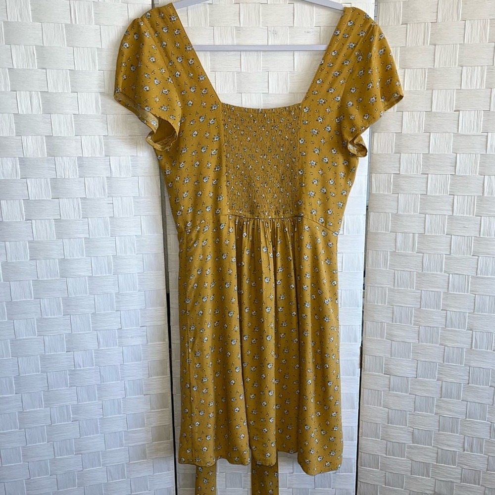 Abercrombie And Fitch Womens Yellow Floral Tie Back Dress Size Small Ditsy Flowy - Picture 11 of 13